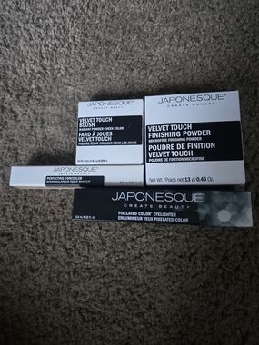 4 Piece JAPONESQUE Set Including Velvet Touch Finishing Powder & Blush